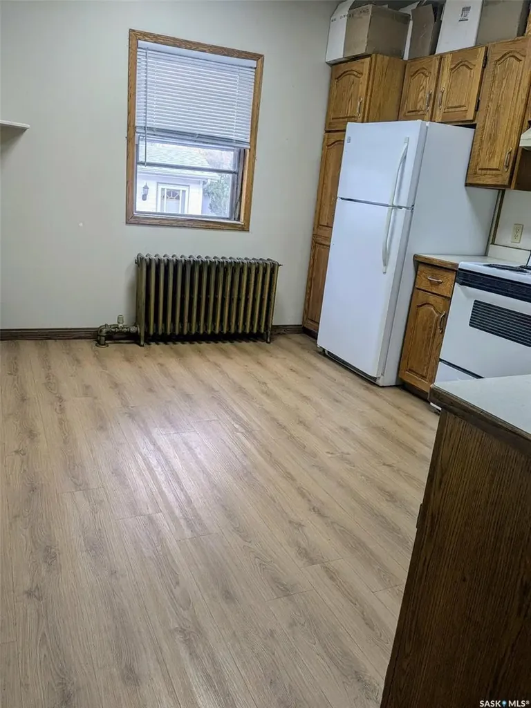 412 Iroquois Street W Moose Jaw SK S6H 5B3