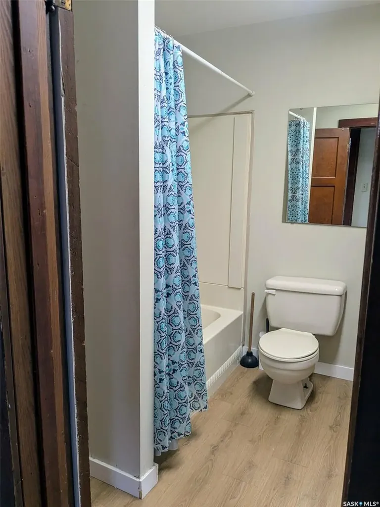 412 Iroquois Street W Moose Jaw SK S6H 5B3