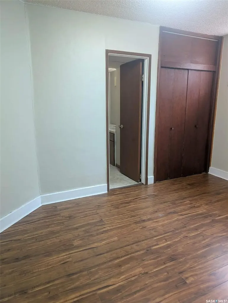 412 Iroquois Street W Moose Jaw SK S6H 5B3