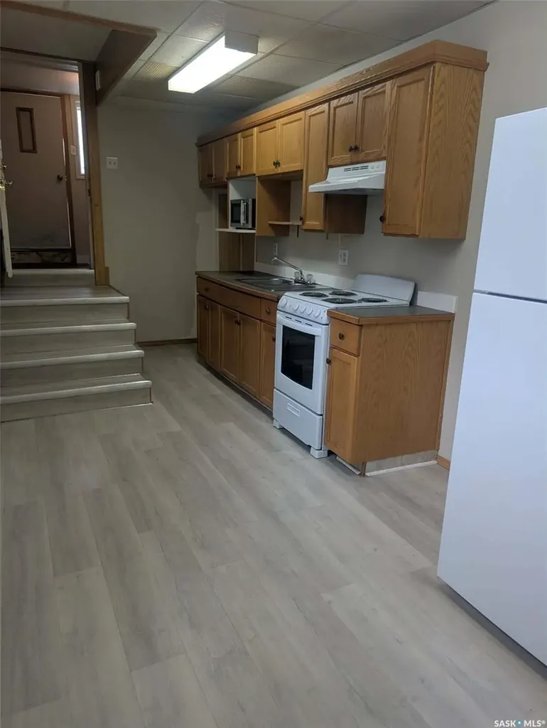412 Iroquois Street W Moose Jaw SK S6H 5B3