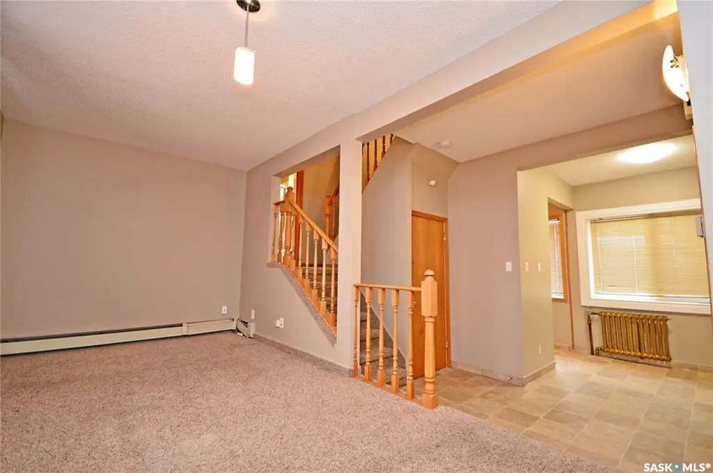 412 Iroquois Street W Moose Jaw SK S6H 5B3