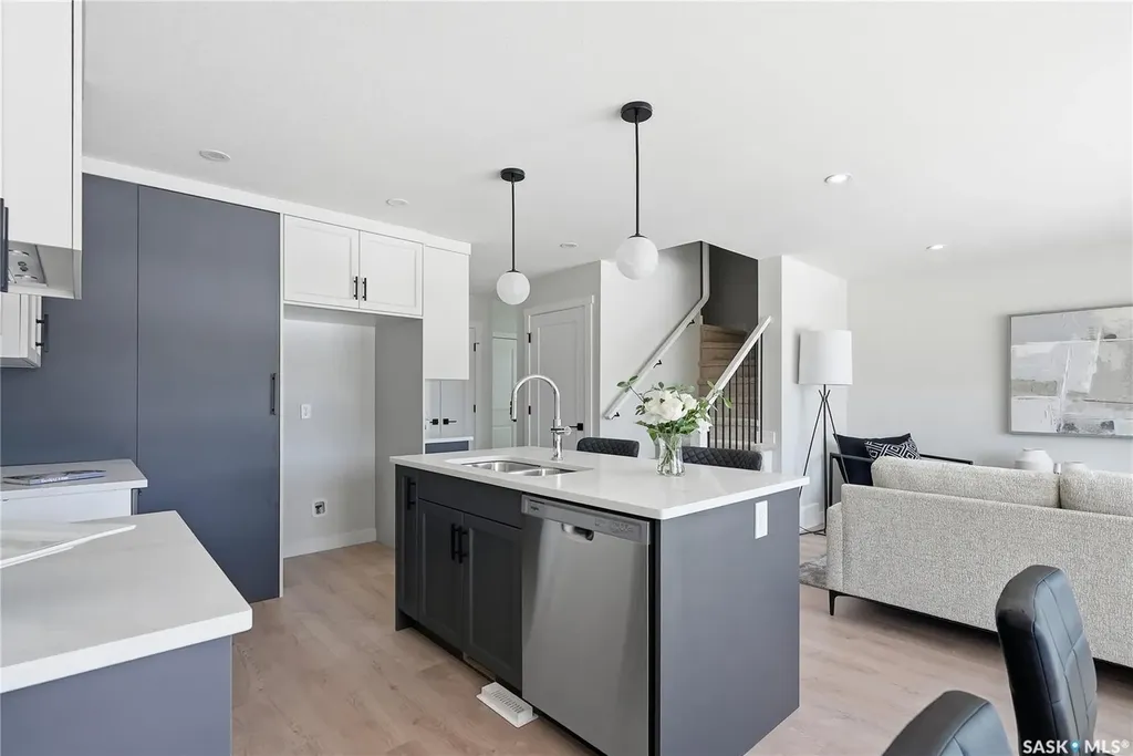 155 Mcfaull Way Saskatoon SK S7V 1Z9