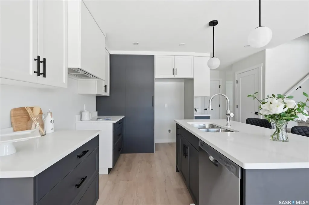 155 Mcfaull Way Saskatoon SK S7V 1Z9