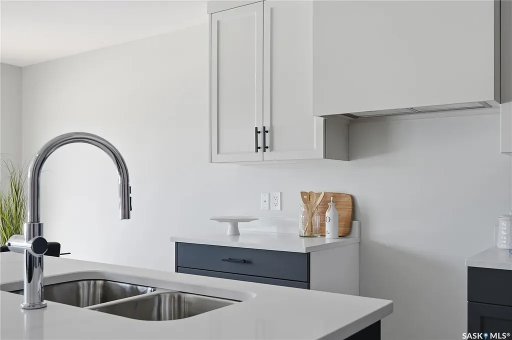 155 Mcfaull Way Saskatoon SK S7V 1Z9