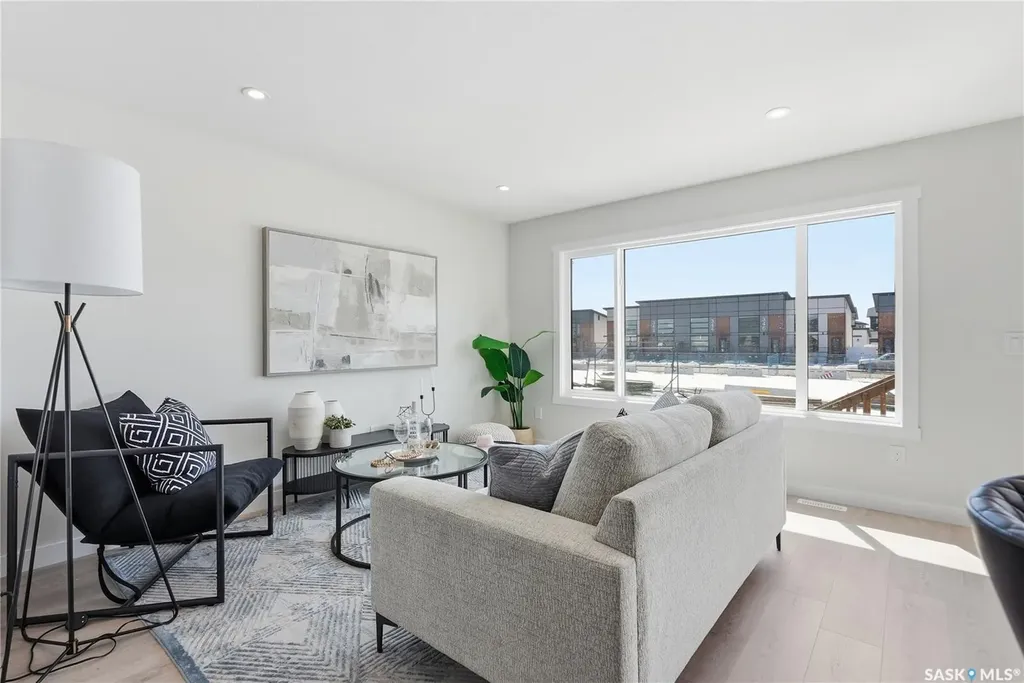 155 Mcfaull Way Saskatoon SK S7V 1Z9
