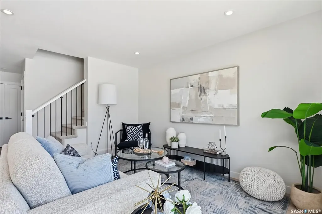 155 Mcfaull Way Saskatoon SK S7V 1Z9