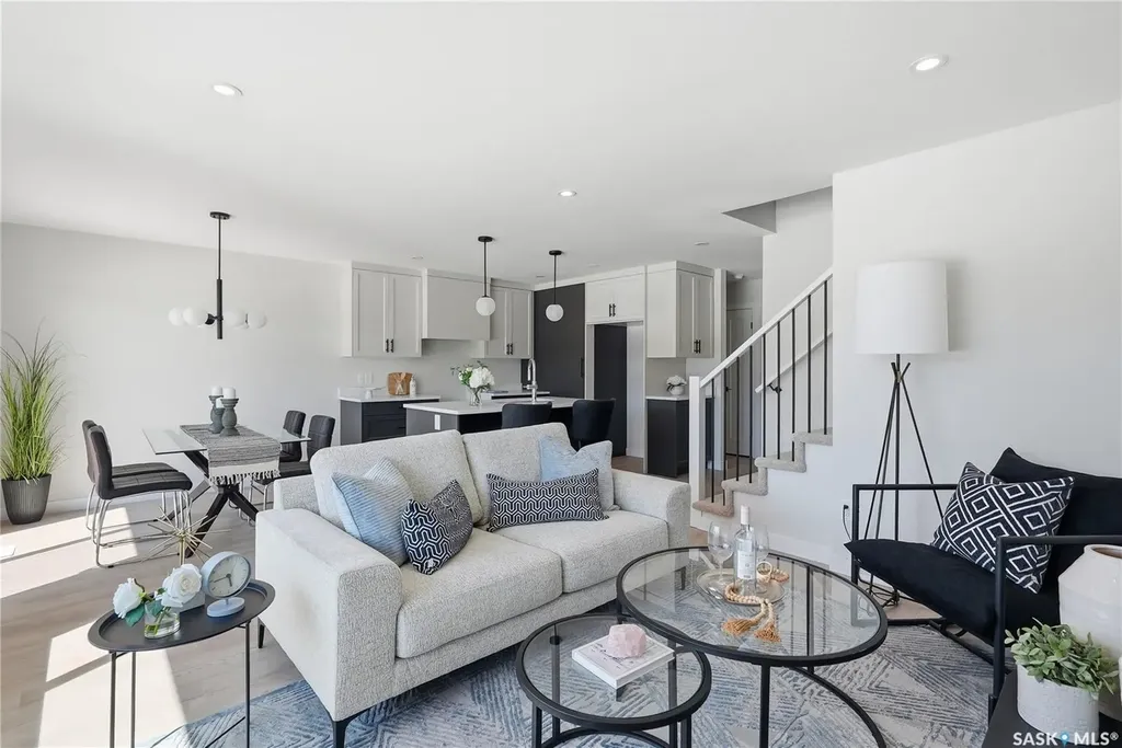 155 Mcfaull Way Saskatoon SK S7V 1Z9