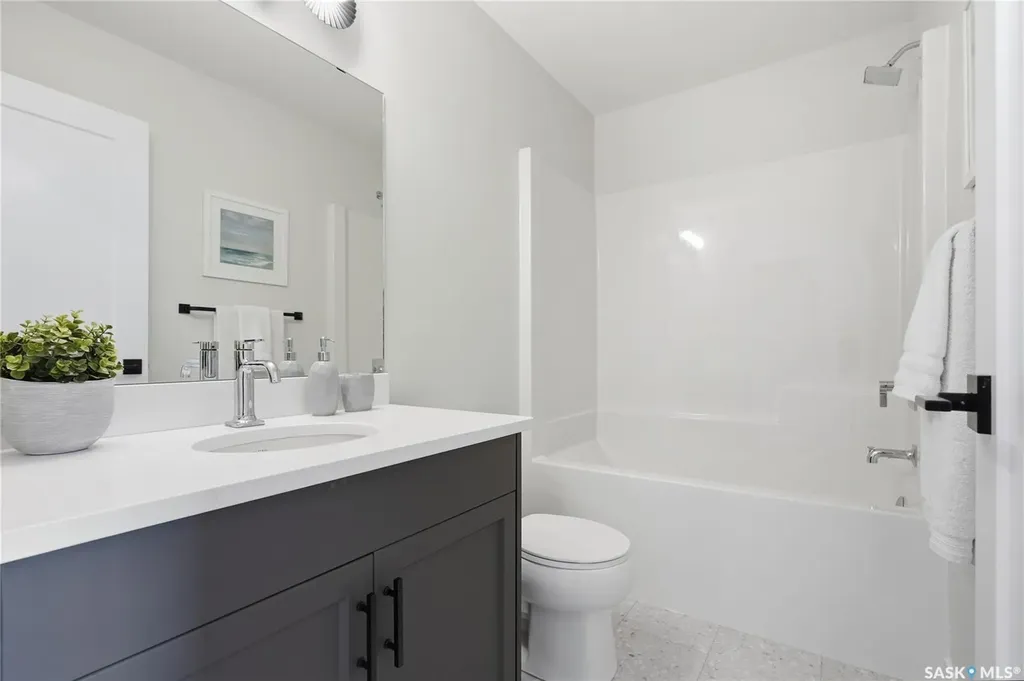 155 Mcfaull Way Saskatoon SK S7V 1Z9