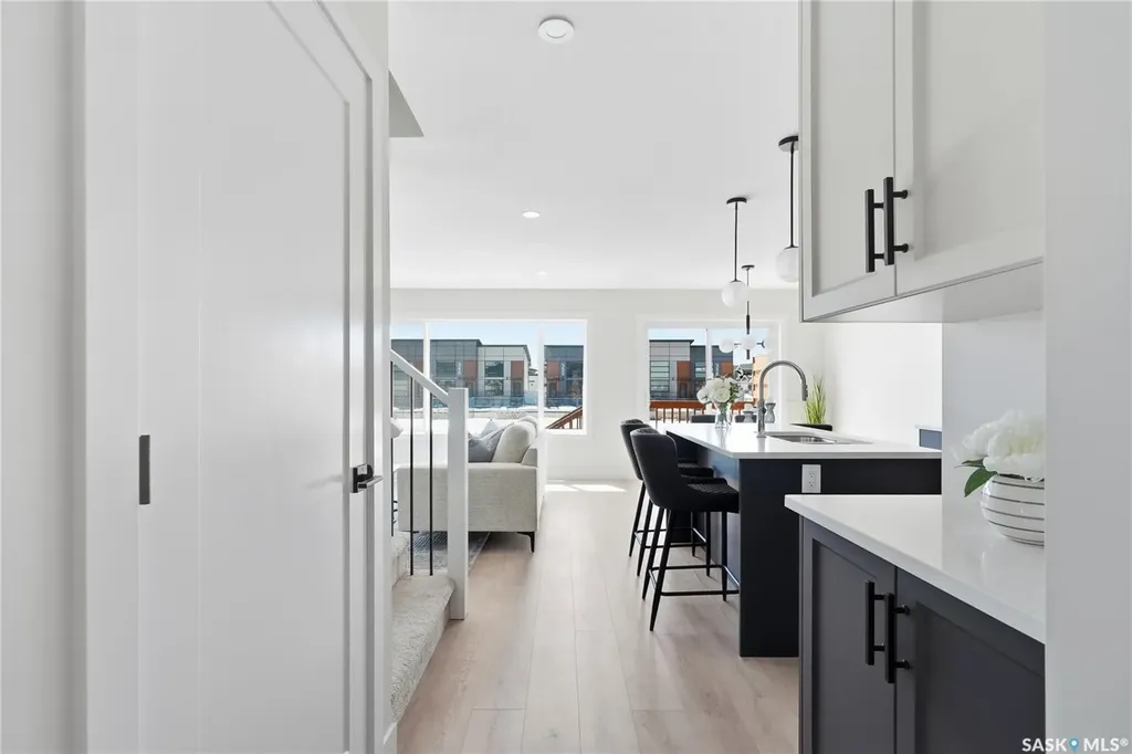 155 Mcfaull Way Saskatoon SK S7V 1Z9