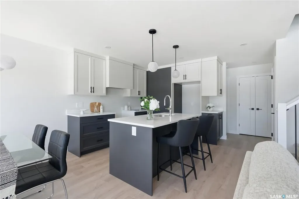 155 Mcfaull Way Saskatoon SK S7V 1Z9