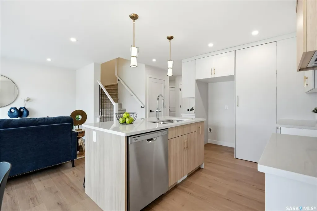 155 Mcfaull Way Saskatoon SK S7V 1Z9