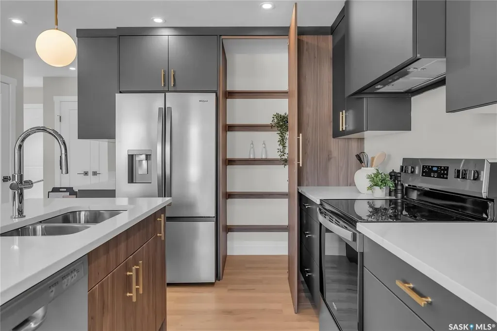 155 Mcfaull Way Saskatoon SK S7V 1Z9