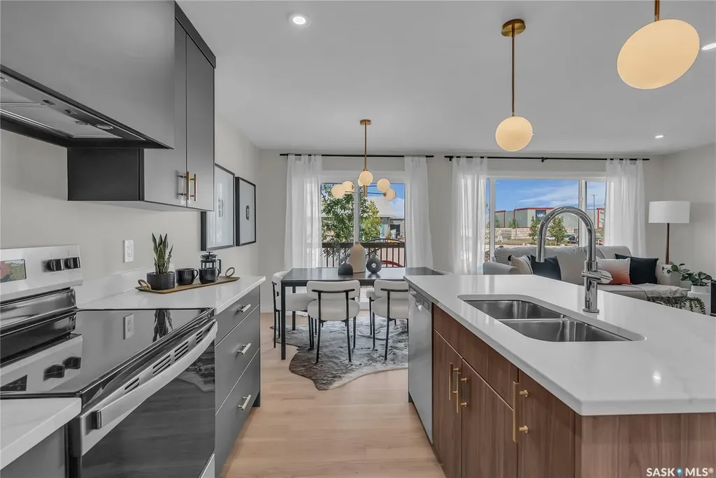 155 Mcfaull Way Saskatoon SK S7V 1Z9