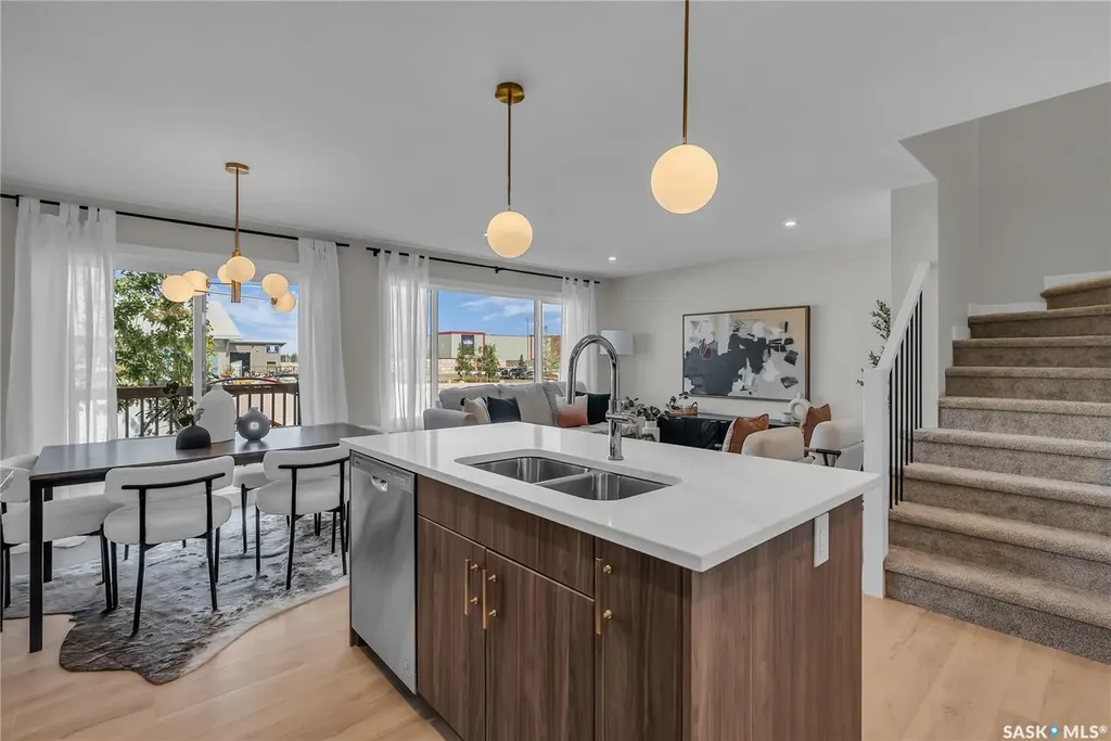 155 Mcfaull Way Saskatoon SK S7V 1Z9