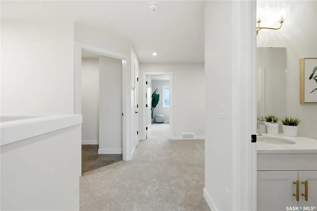 155 Mcfaull Way Saskatoon SK S7V 1Z9