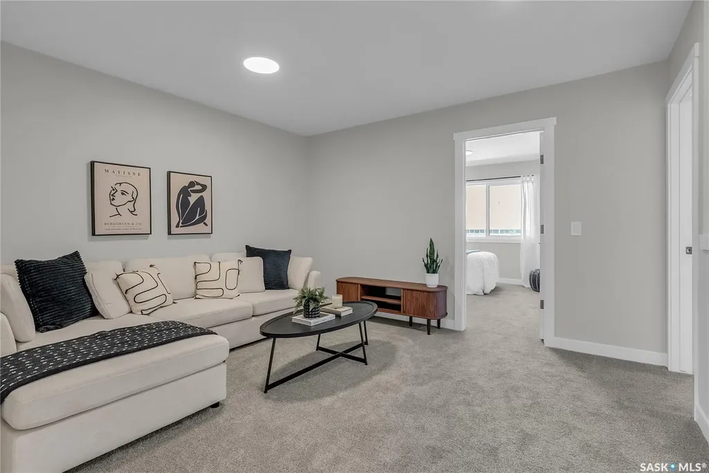 155 Mcfaull Way Saskatoon SK S7V 1Z9