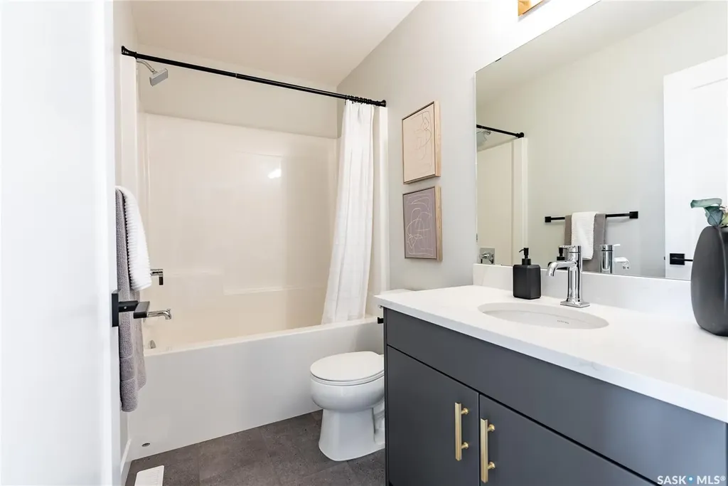 155 Mcfaull Way Saskatoon SK S7V 1Z9