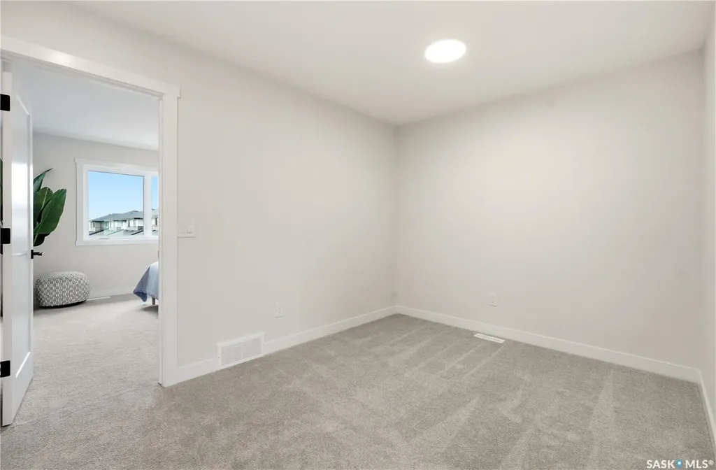 155 Mcfaull Way Saskatoon SK S7V 1Z9