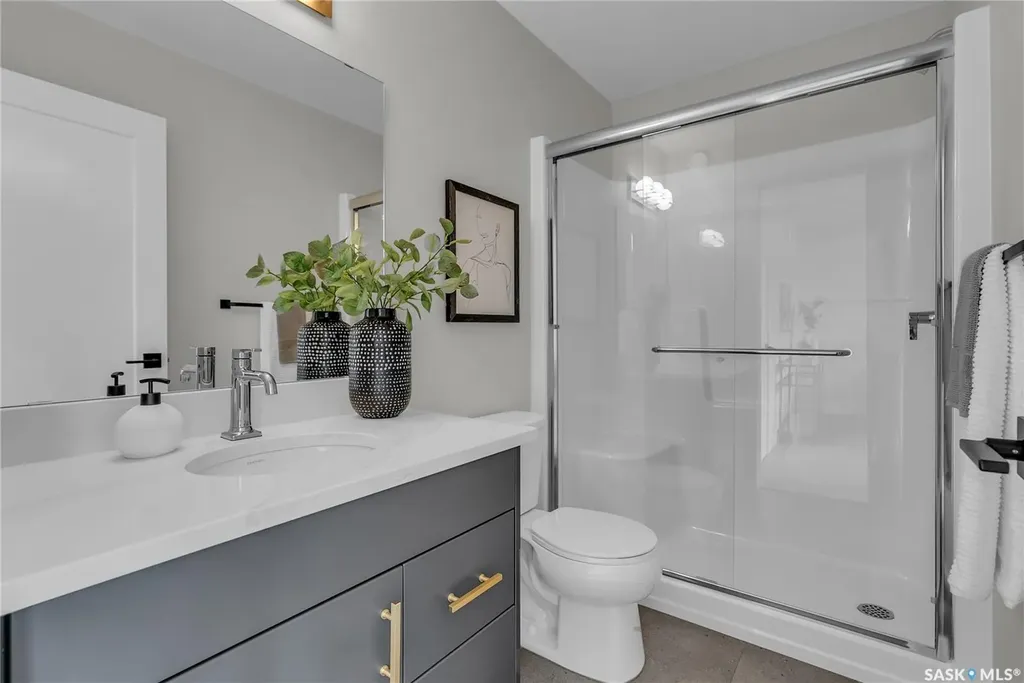 155 Mcfaull Way Saskatoon SK S7V 1Z9