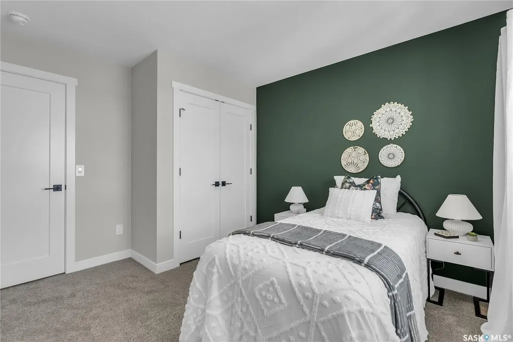 155 Mcfaull Way Saskatoon SK S7V 1Z9