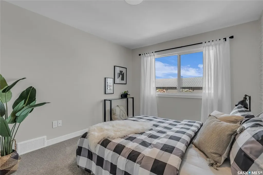 155 Mcfaull Way Saskatoon SK S7V 1Z9