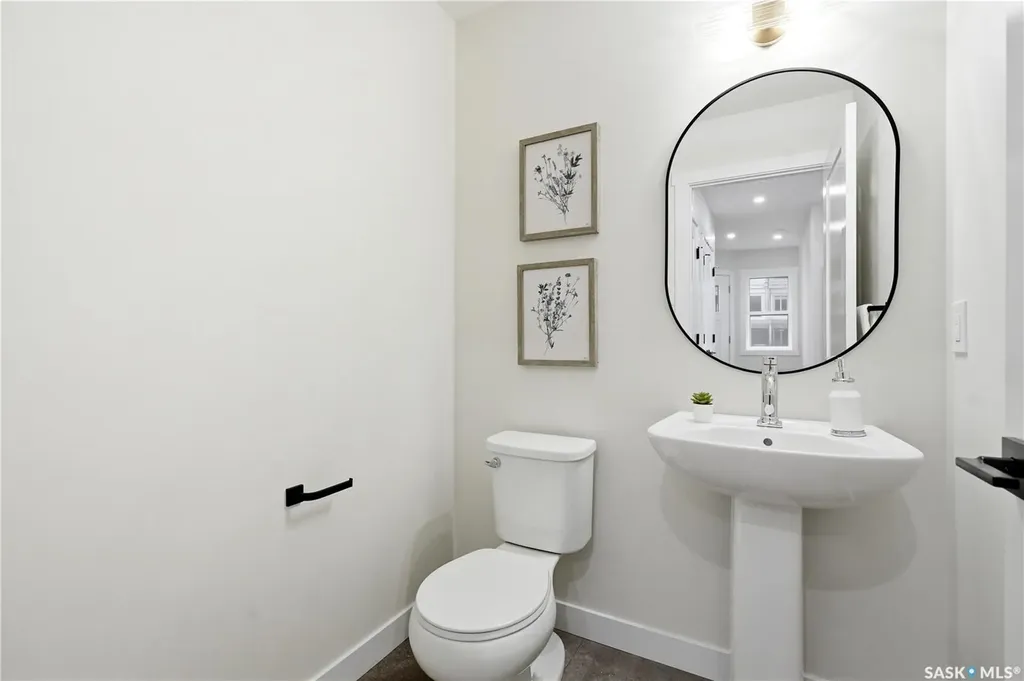 155 Mcfaull Way Saskatoon SK S7V 1Z9