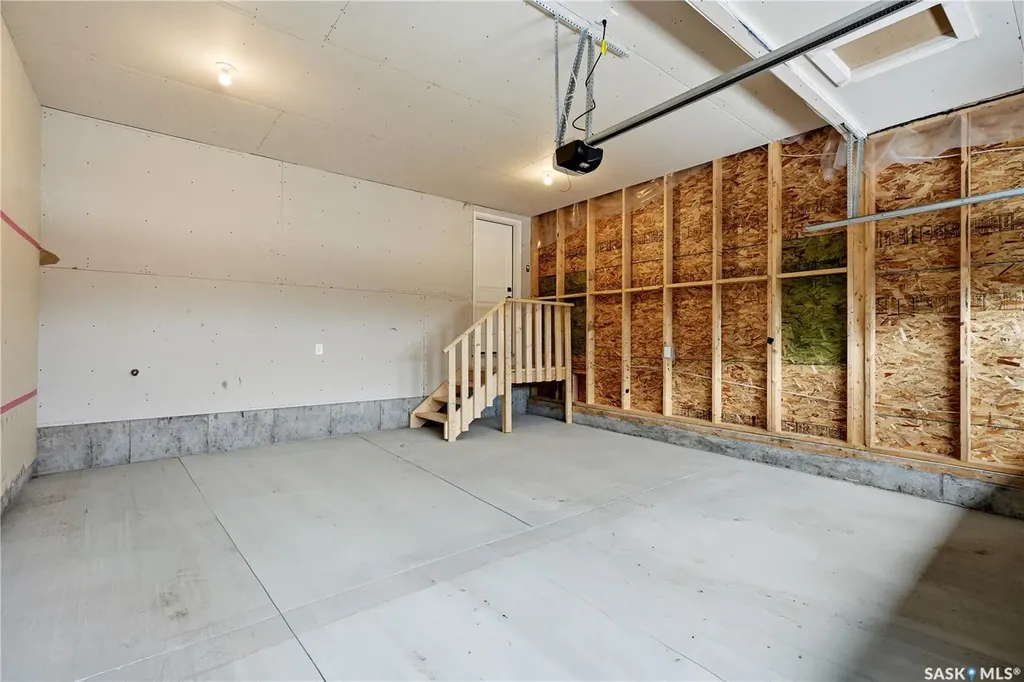 155 Mcfaull Way Saskatoon SK S7V 1Z9
