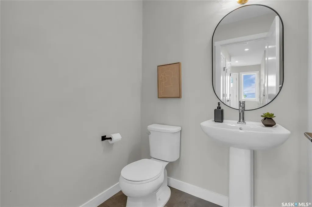 155 Mcfaull Way Saskatoon SK S7V 1Z9