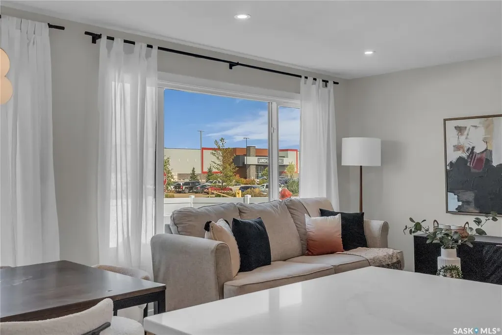 155 Mcfaull Way Saskatoon SK S7V 1Z9