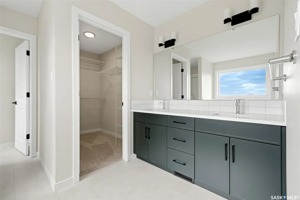 3252 Favel Drive Regina SK S4V 4B3