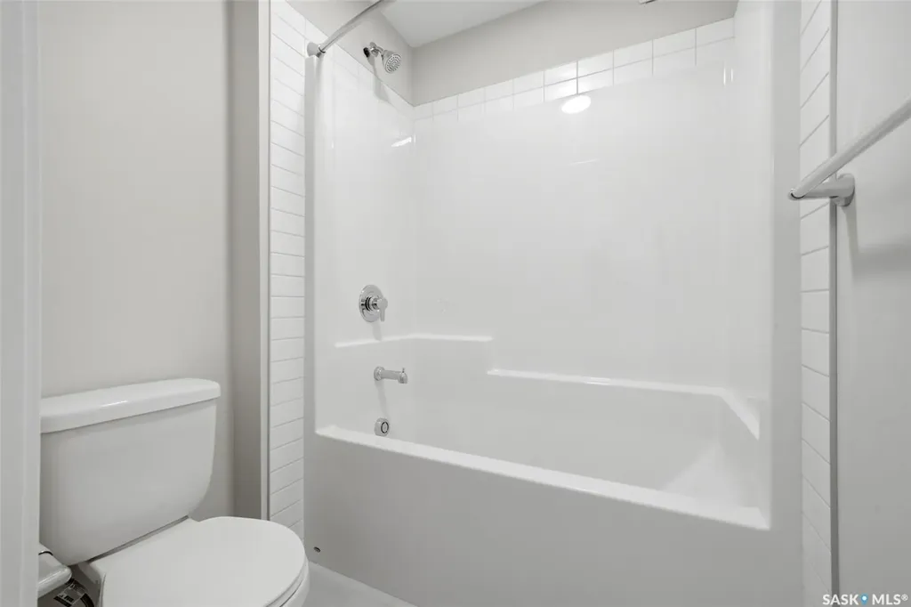3252 Favel Drive Regina SK S4V 4B3