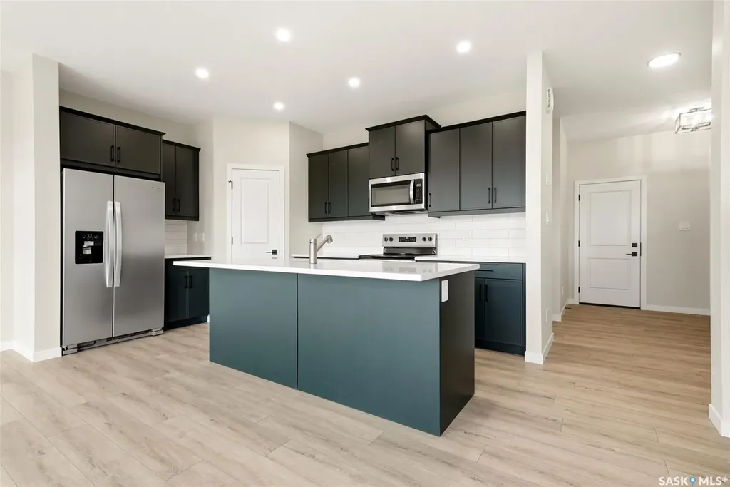 3252 Favel Drive Regina SK S4V 4B3