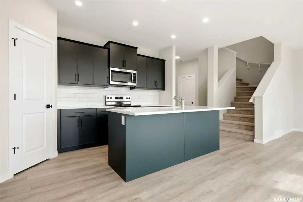 3252 Favel Drive Regina SK S4V 4B3