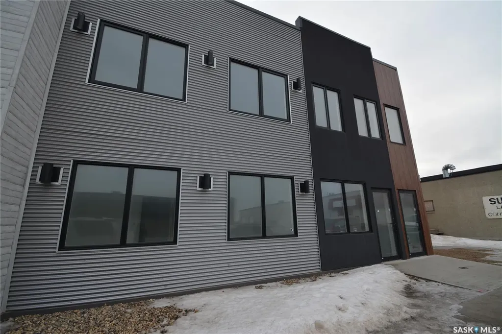 1143 Winnipeg Street Regina SK S4R 1J5