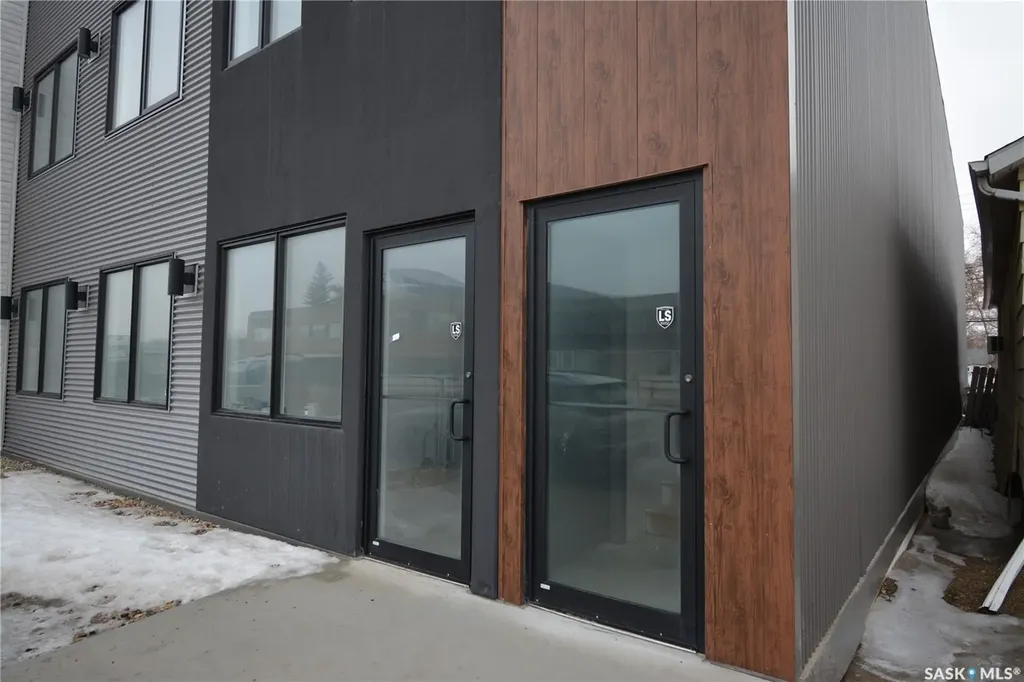 1143 Winnipeg Street Regina SK S4R 1J5