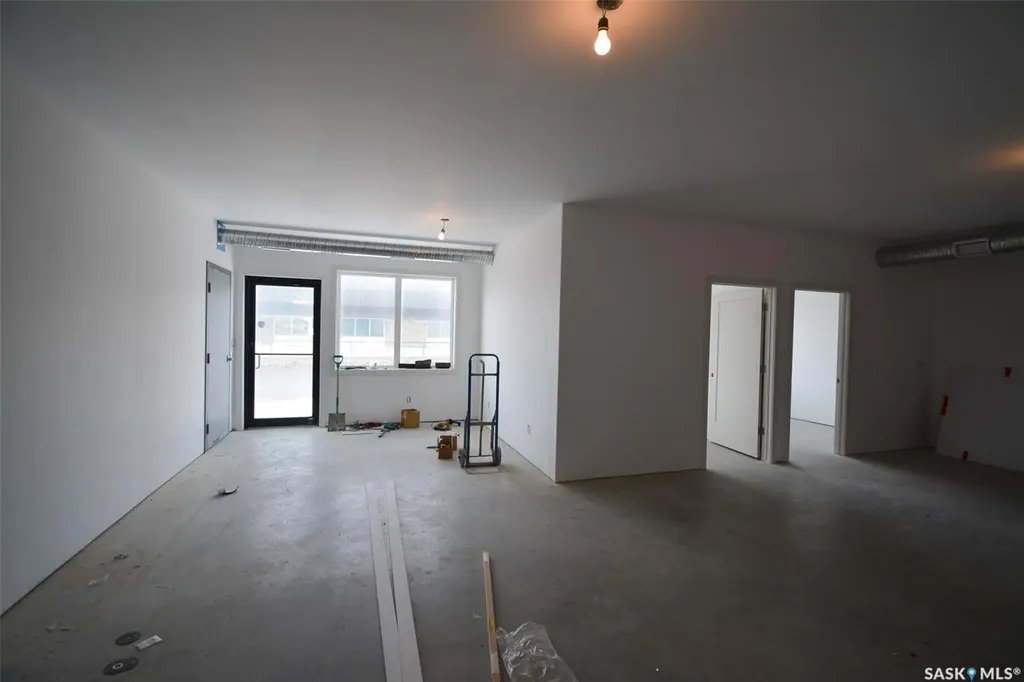 1143 Winnipeg Street Regina SK S4R 1J5