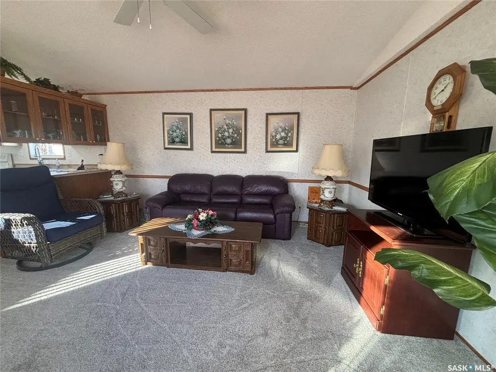 33 Cypress Mobile Home Park Maple Creek SK S0N 1N0