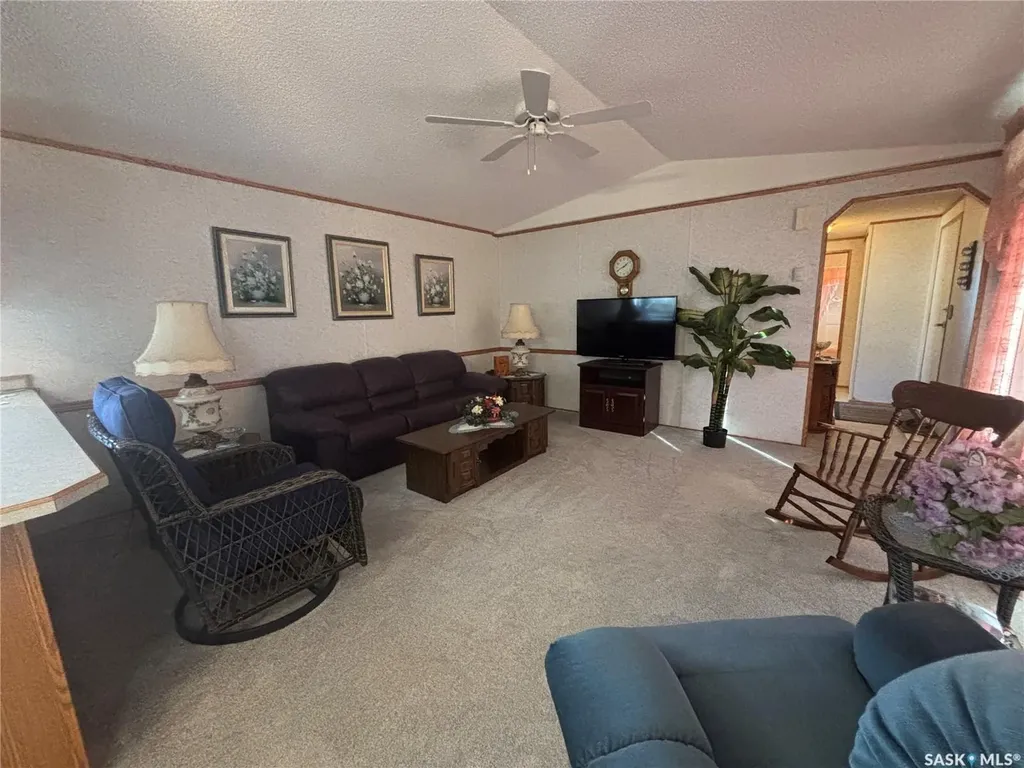 33 Cypress Mobile Home Park Maple Creek SK S0N 1N0