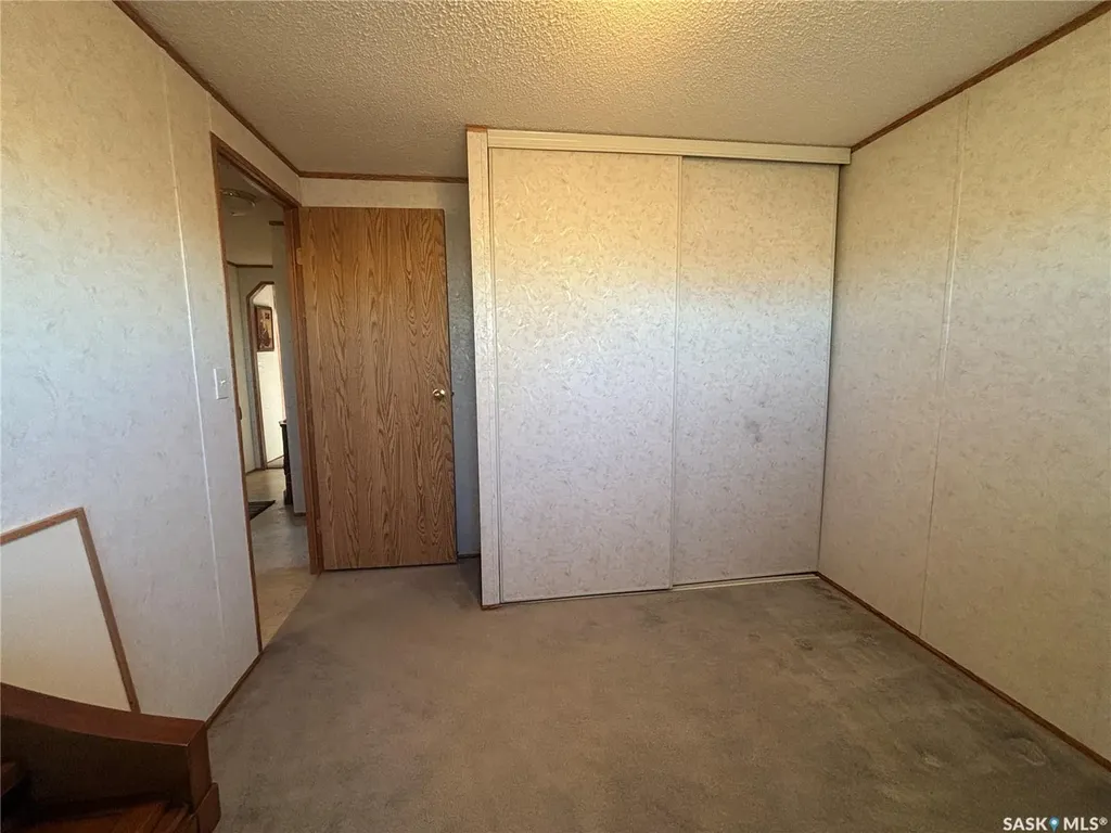33 Cypress Mobile Home Park Maple Creek SK S0N 1N0