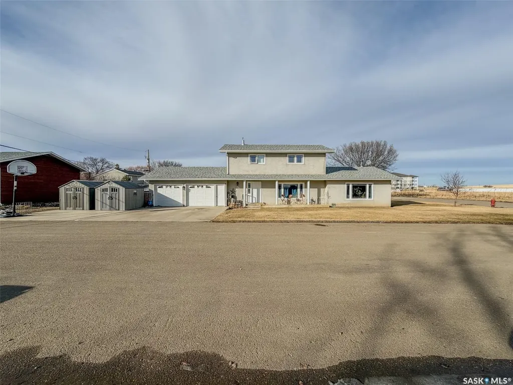 405 5th Street E Shaunavon SK S0N 2M0