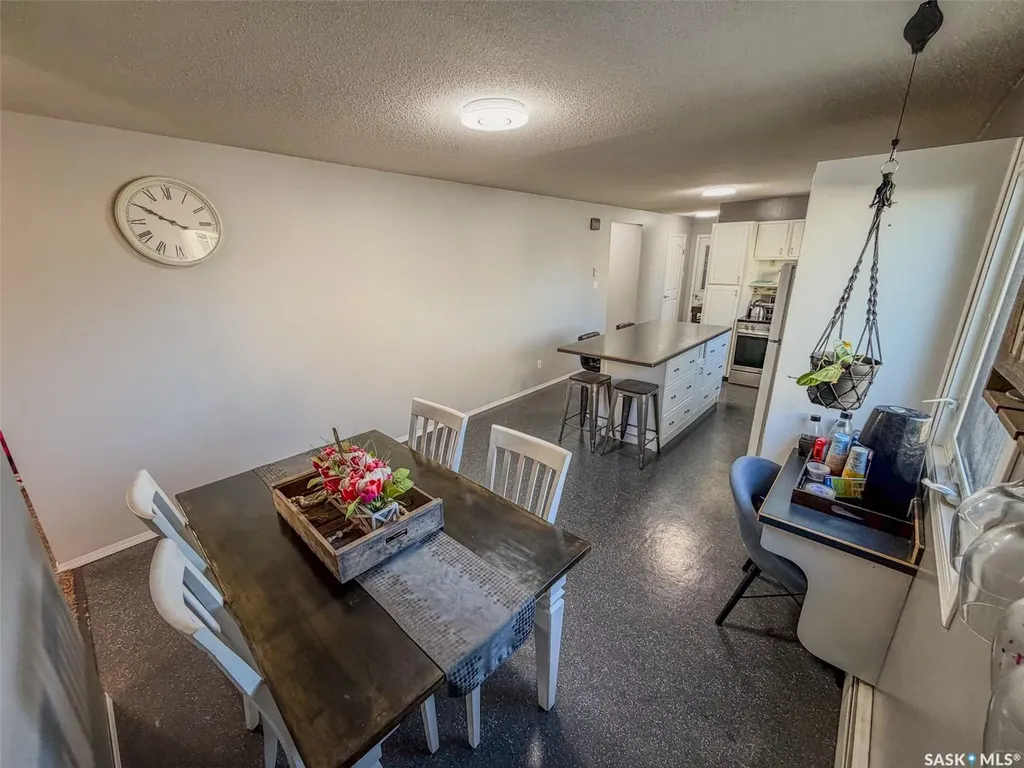 405 5th Street E Shaunavon SK S0N 2M0