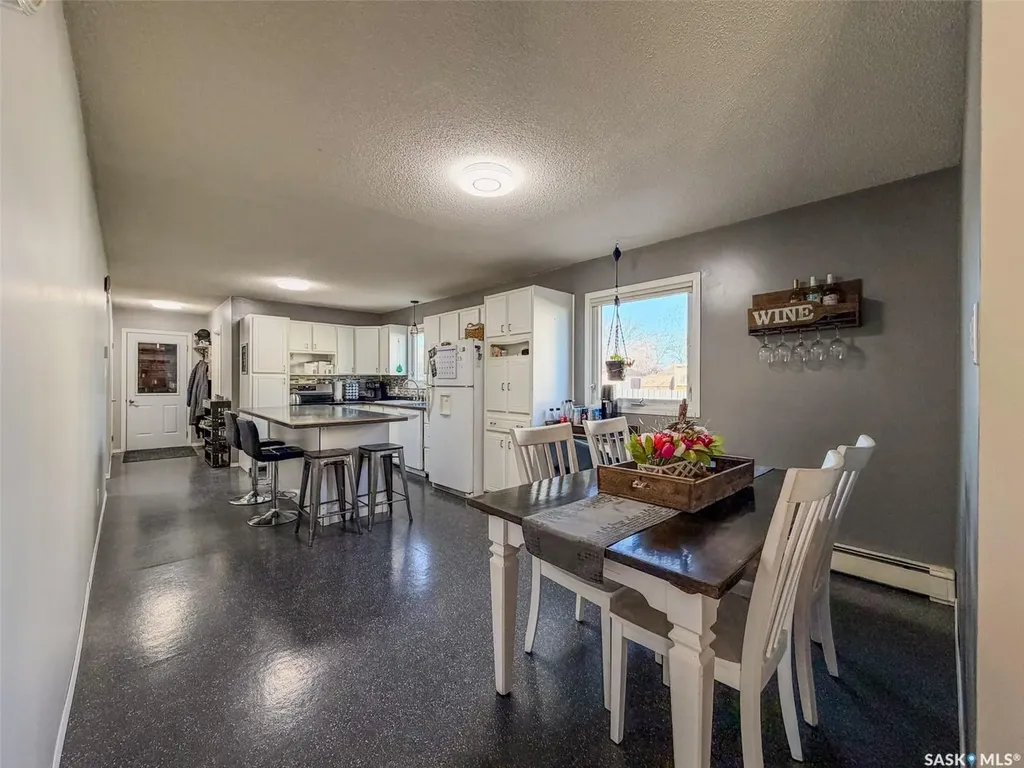 405 5th Street E Shaunavon SK S0N 2M0