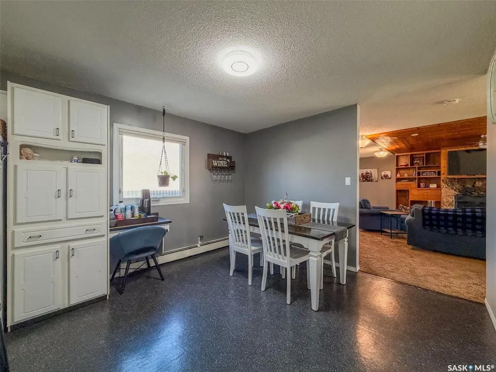 405 5th Street E Shaunavon SK S0N 2M0