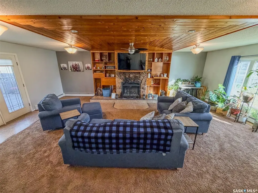 405 5th Street E Shaunavon SK S0N 2M0