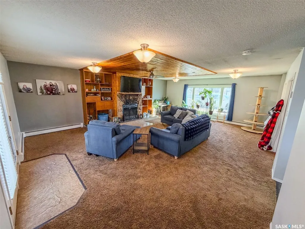 405 5th Street E Shaunavon SK S0N 2M0