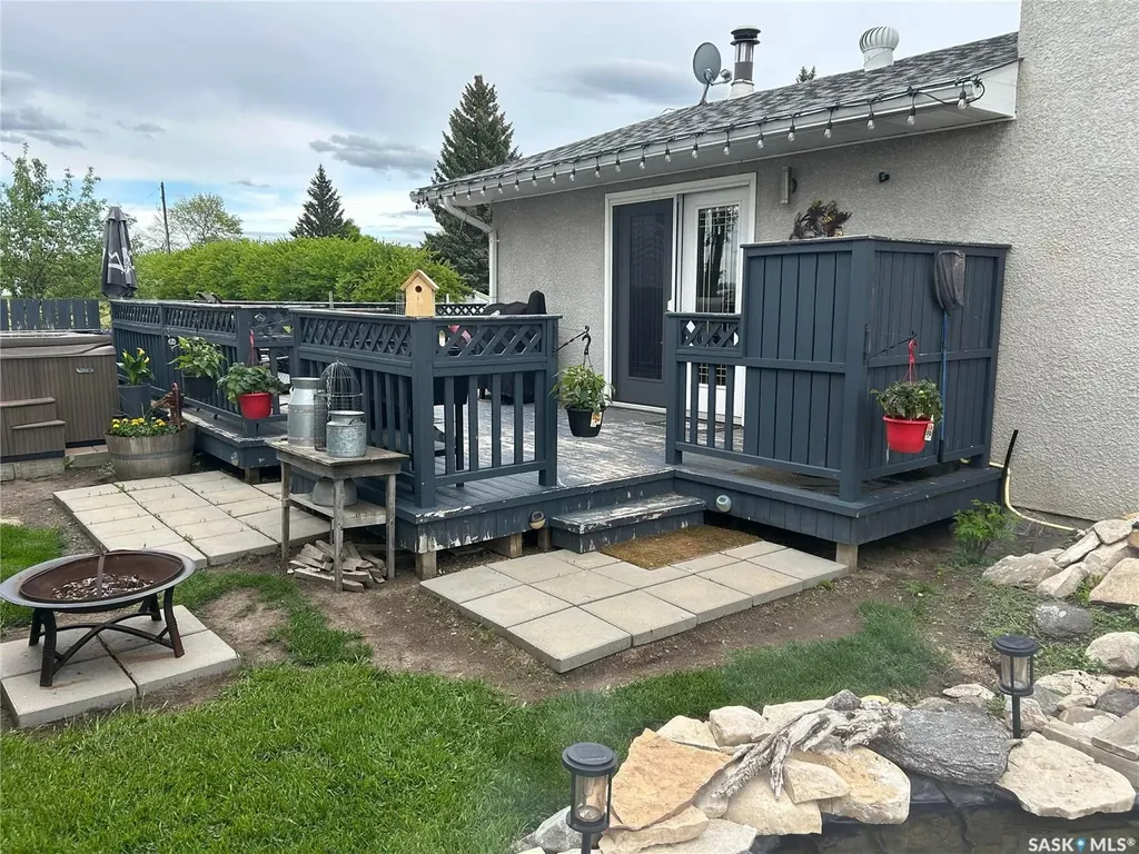 405 5th Street E Shaunavon SK S0N 2M0