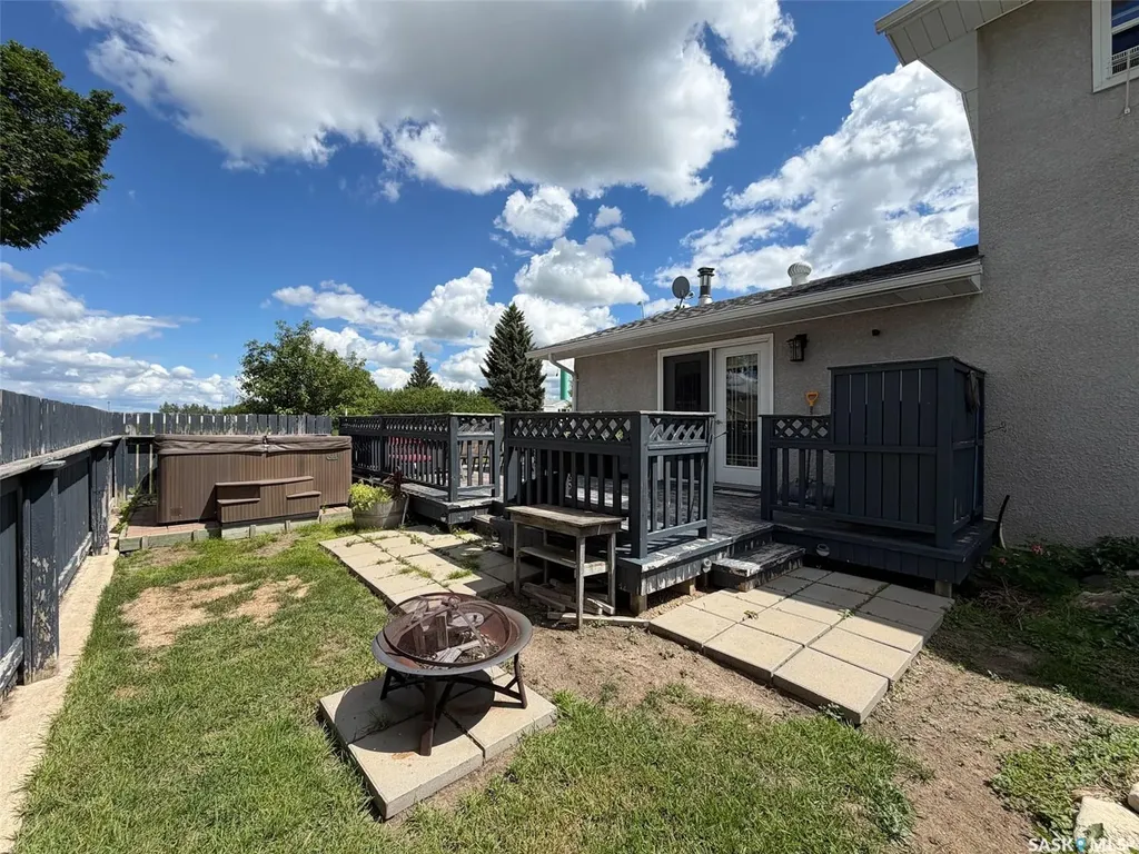 405 5th Street E Shaunavon SK S0N 2M0