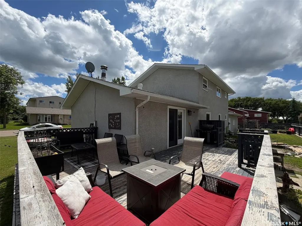 405 5th Street E Shaunavon SK S0N 2M0