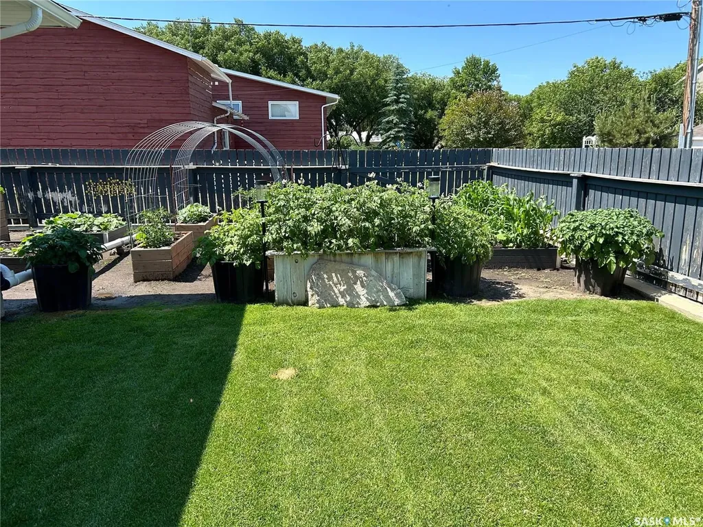 405 5th Street E Shaunavon SK S0N 2M0
