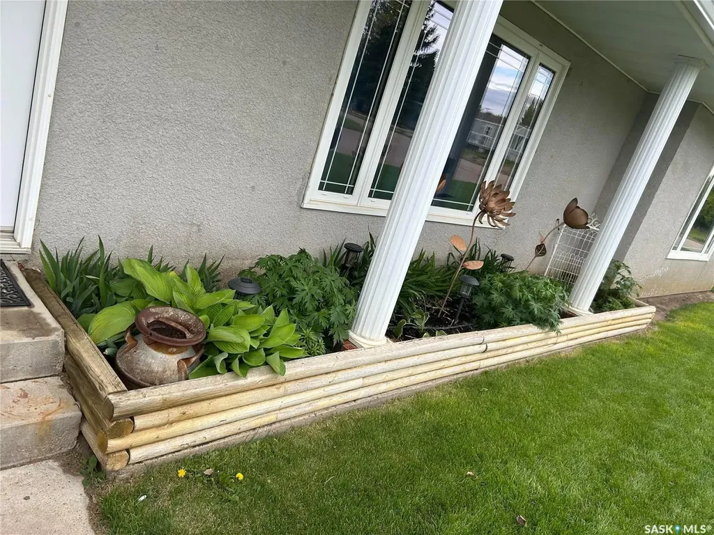 405 5th Street E Shaunavon SK S0N 2M0